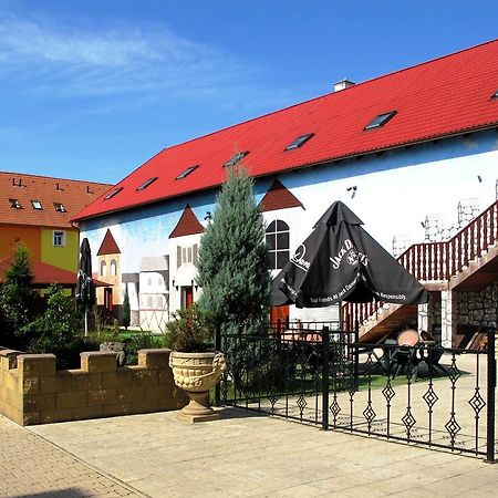 Hostka  Hotel U Lisky מראה חיצוני תמונה