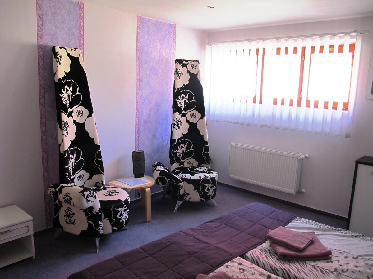 Hostka  Hotel U Lisky מראה חיצוני תמונה