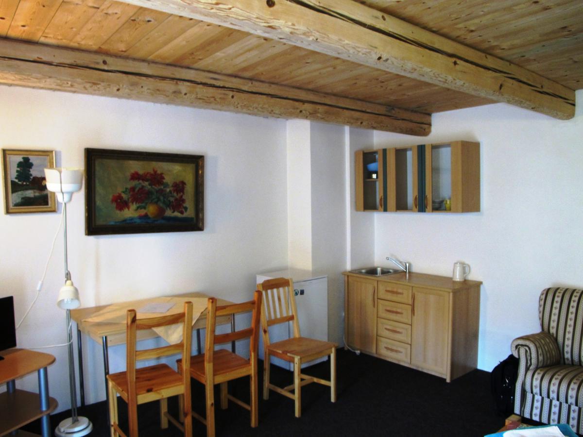 Hostka  Hotel U Lisky מראה חיצוני תמונה