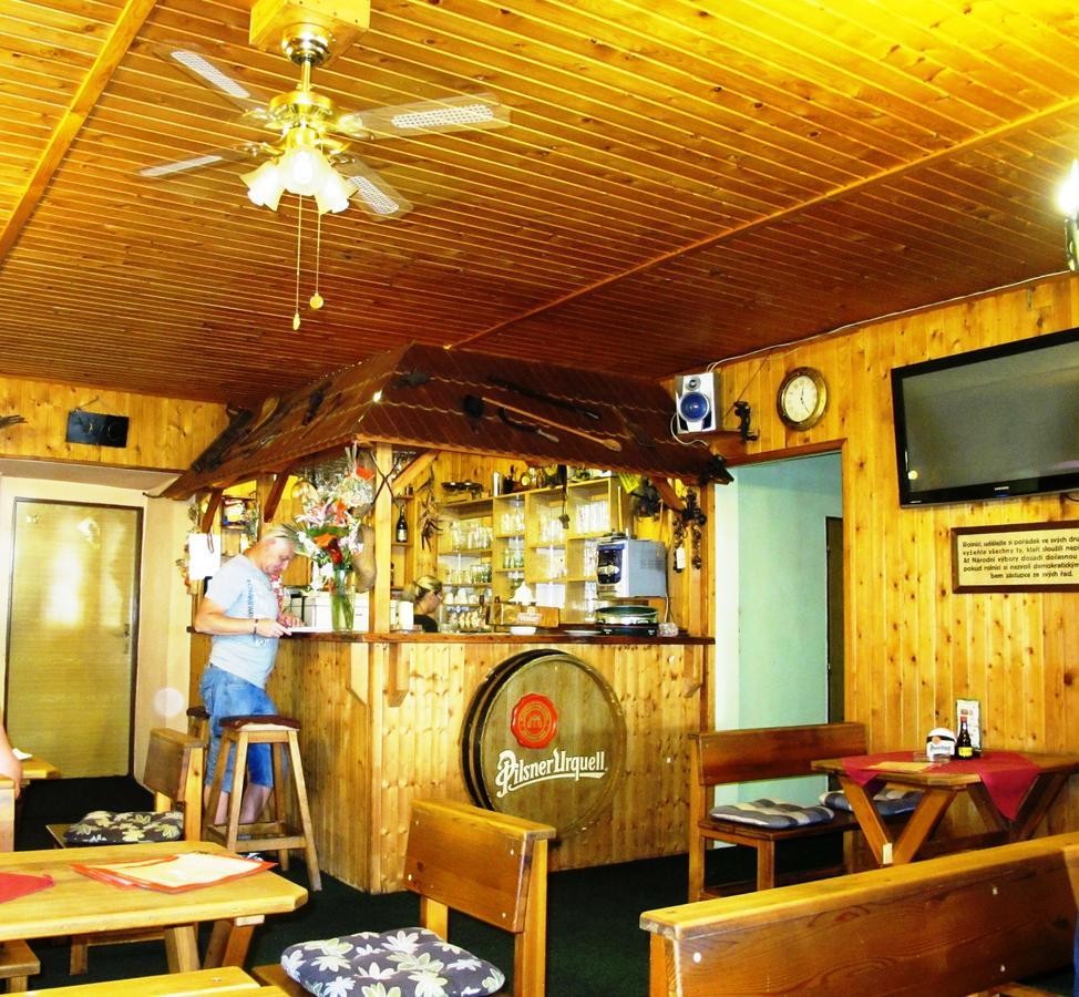 Hostka  Hotel U Lisky מראה חיצוני תמונה